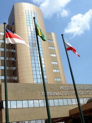 O Tribunal de Justiça do Amazonas (TJAM), por meio do Núcleo de Assessoramento Jurídico Virtual (NAJV), realiza nesta semana (de 5 a 9 de maio) um mutirão de audiências no interior do estado do Amazonas, concentradas em processos criminais envolvendo crimes de maior gravidade, como estupro, estupro de vulnerável, latrocínio, roubo majorado, tráfico de drogas e tortura.