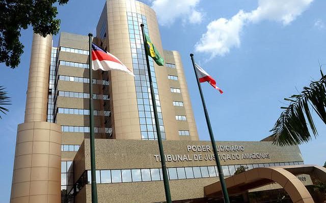 O Tribunal de Justiça do Amazonas (TJAM), por meio do Núcleo de Assessoramento Jurídico Virtual (NAJV), realiza nesta semana (de 5 a 9 de maio) um mutirão de audiências no interior do estado do Amazonas, concentradas em processos criminais envolvendo crimes de maior gravidade, como estupro, estupro de vulnerável, latrocínio, roubo majorado, tráfico de drogas e tortura.