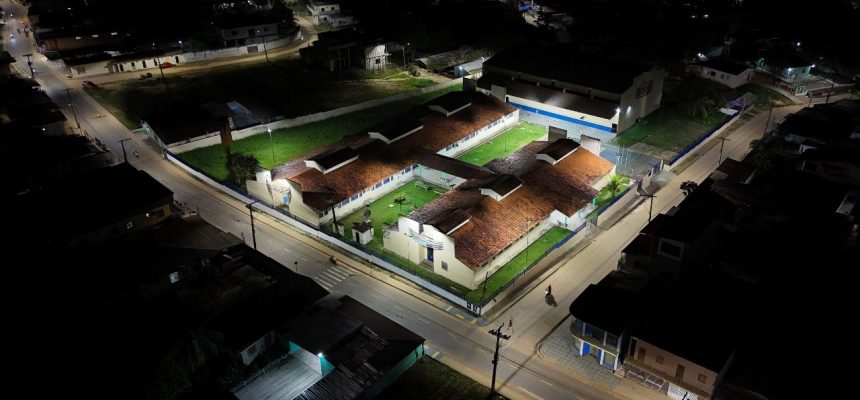 O Governo do Amazonas concluiu a implantação do Programa Ilumina+ Amazonas em Jutaí (a 751 quilômetros de Manaus). O sistema de iluminação pública do município foi modernizado com 1.190 pontos de LED na sede da cidade, com investimentos de R$ 3,3 milhões.