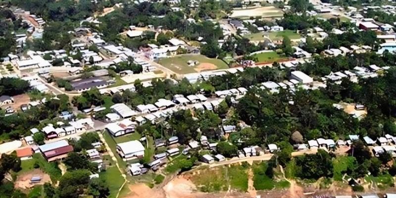 Para proteger a população de Jutaí dos riscos de desmoronamento na orla, causados pelo fenômeno das “terras caídas”, o Ministério Público do Estado do Amazonas (MPAM) instaurou um procedimento administrativo que visa acompanhar a execução da obra de contenção em andamento no município. A medida foi assinada pelo promotor de Justiça Matheus de Oliveira Santana, titular da promotoria local.