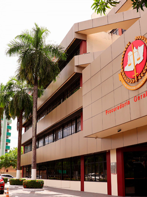 O Ministério Público do Amazonas (MPAM) ajuizou uma ação civil pública contra o Município de Jutaí por descumprir normas de transparência previstas na legislação brasileira. A ausência de dados atualizados no Portal da Transparência e a dificuldade de acesso às informações públicas motivaram a medida judicial, protocolada após várias tentativas administrativas.