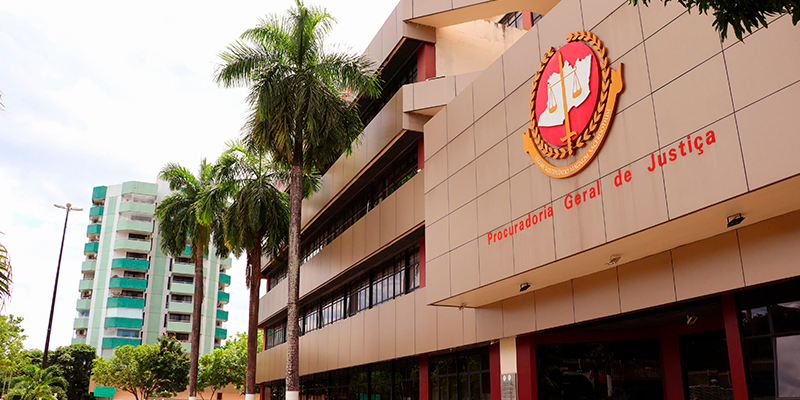 O Ministério Público do Amazonas (MPAM) ajuizou uma ação civil pública contra o Município de Jutaí por descumprir normas de transparência previstas na legislação brasileira. A ausência de dados atualizados no Portal da Transparência e a dificuldade de acesso às informações públicas motivaram a medida judicial, protocolada após várias tentativas administrativas.